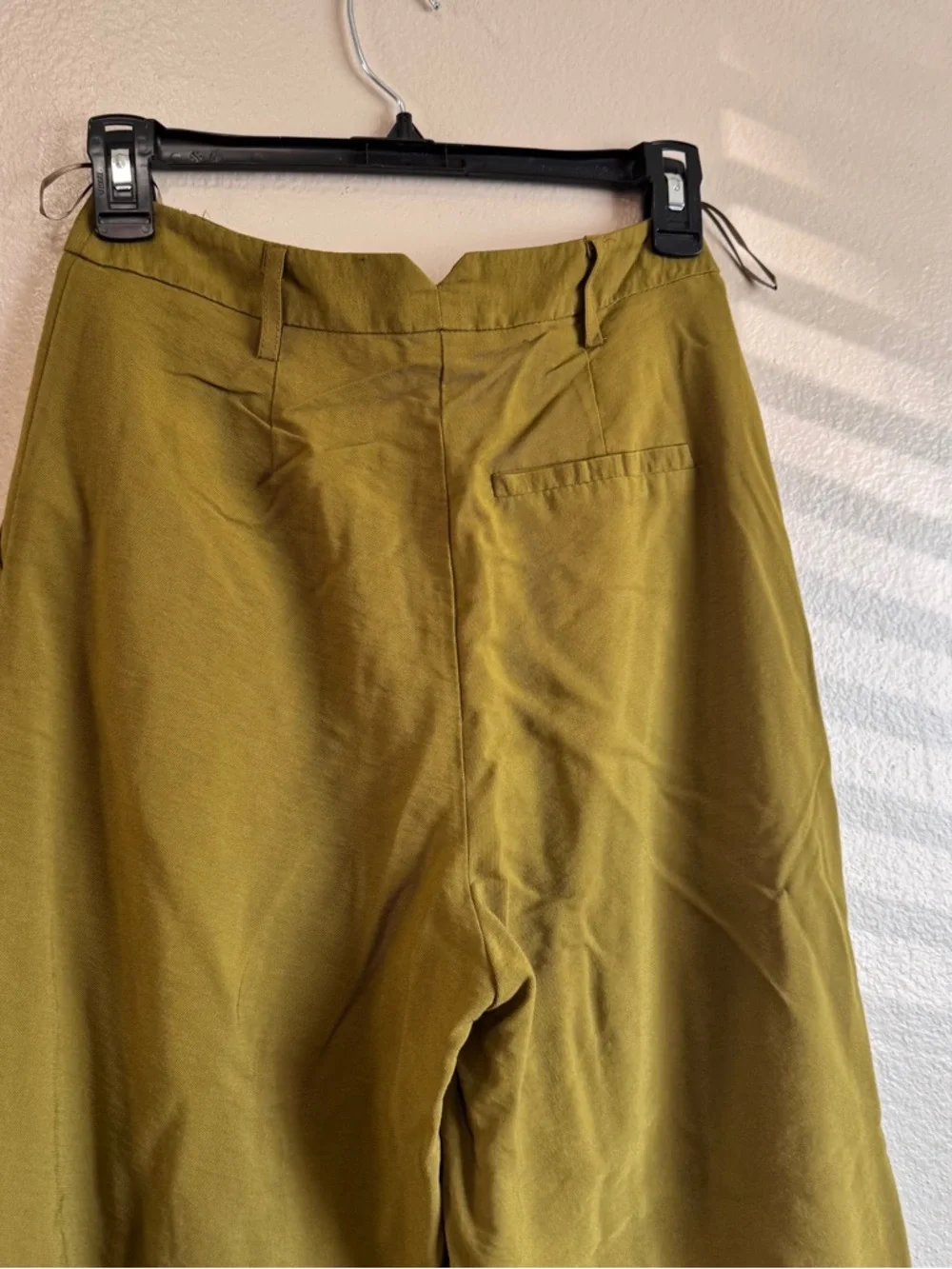 TOPSHOP Olive Green Pleated Casual Trousers - Picture 7 of 7